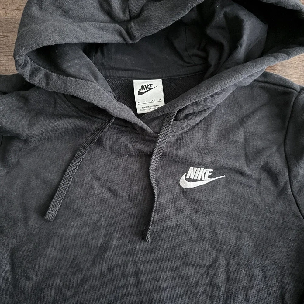 Nike XS Black Pullover Hoodie Drawstring Front Pocket